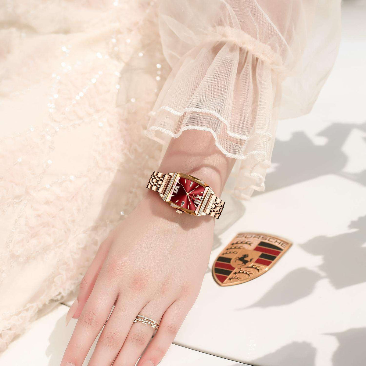 Poedagar Luxury Diamond Ladies Watch